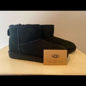 Women’s Size 6 Black Low-Cut Ugg Boots